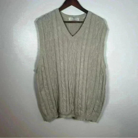 Men’s Cable Knit Sweater Vest - Picture 1 of 4